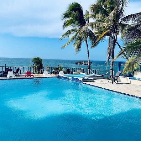 IsloteVentana Al Atlantico At Arecibo 681 Ocean Driveアパートメント エクステリア 写真