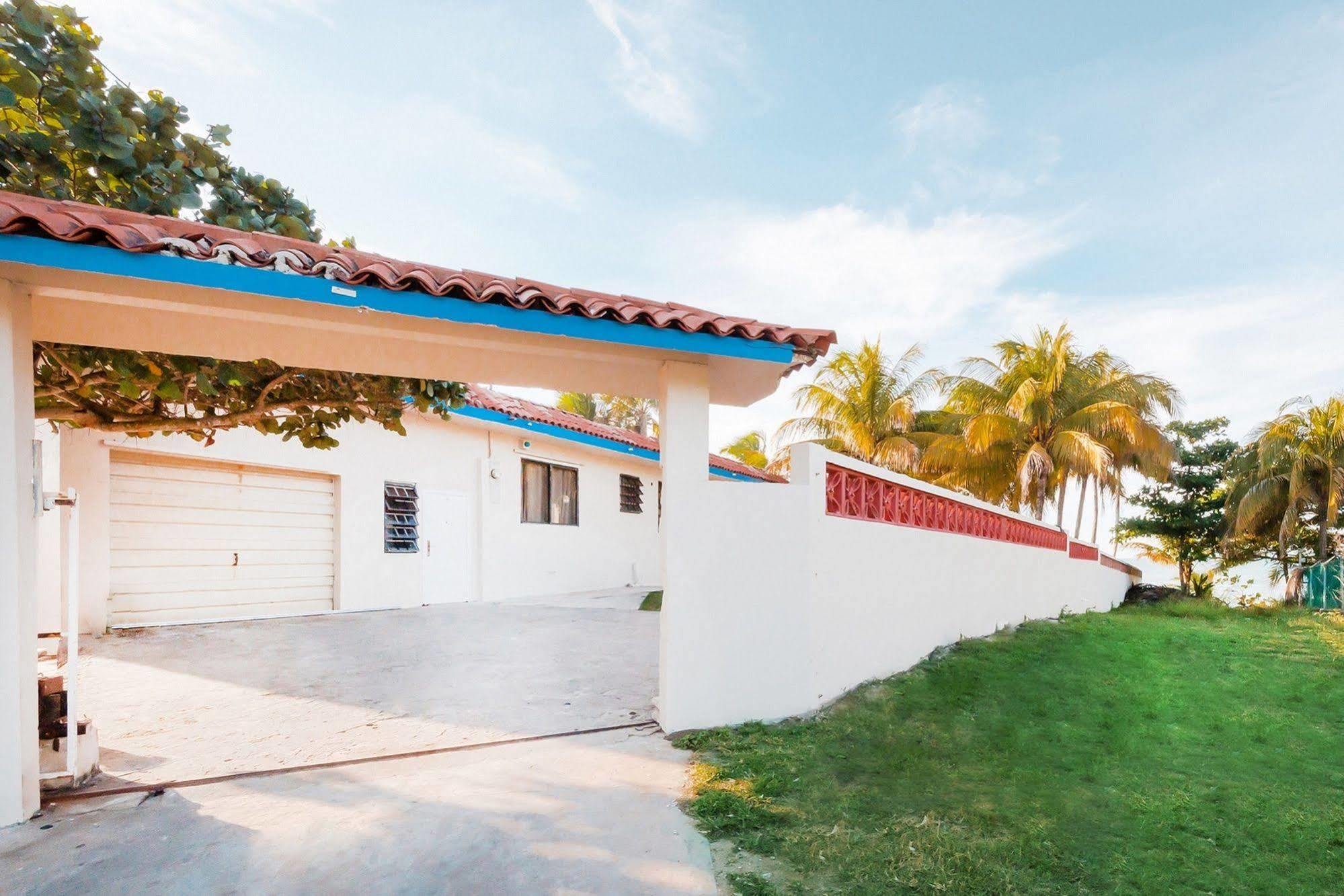 IsloteVentana Al Atlantico At Arecibo 681 Ocean Driveアパートメント エクステリア 写真